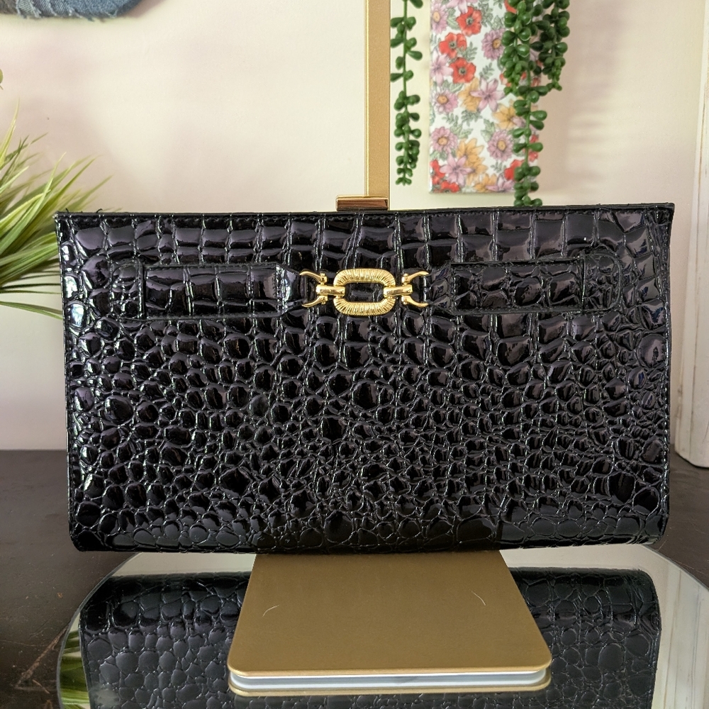 Elegant‎ Black Crocodile-Embossed Kisslock Clutch